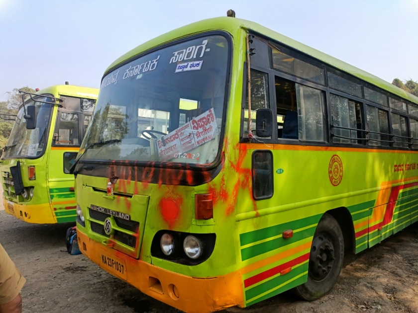 'Borde dispute is politicians game, we add borders'; Sentiments of Karnataka Bus Drivers-Conductors | 'सीमावाद राजकारण्यांचा, आम्ही सीमा जोडतो'; कर्नाटक बस चालक-वाहकांची भावना