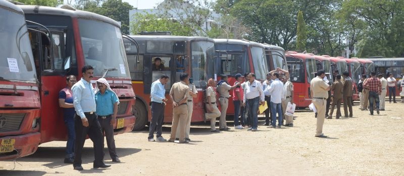 242 Buses engaged In Elections duty at Nagpur | नागपुरात निवडणुकीच्या कामात २४२ बसगाड्या