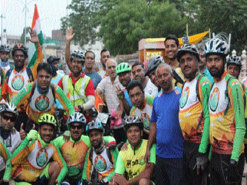 Pandharpur cycle wari completed in two days | पंढरपूर सायकल वारी दोन दिवसांत पूर्ण