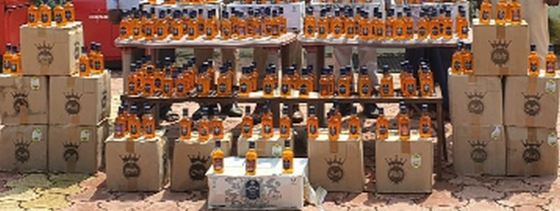 Large stock of domestic and foreign liquor seized | देशी-विदेशी मद्याचा मोठा साठा जप्त