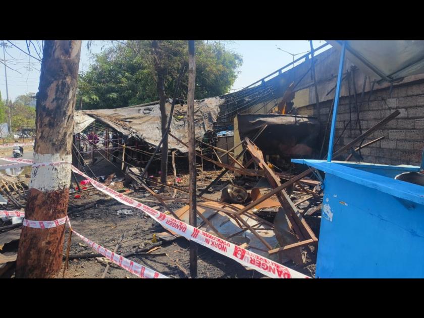 Massive explosion of gas cylinder at CIDCO Chowpatty; A fireman was burnt | सिडकोच्या चौपाटीवर गॅस सिलिंडरचा भीषण स्फोट; अग्निशमन दलाचा जवान भाजला 