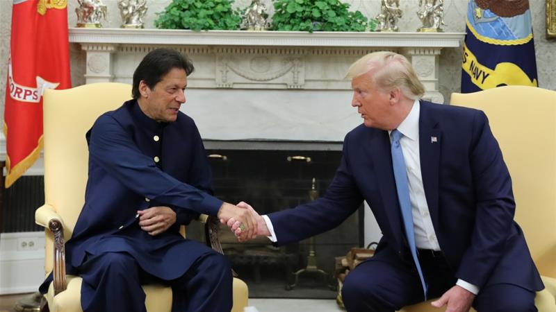 US to intervene in Kashmir case? Imran Khan meet donald Trump | काश्मीर प्रकरणी अमेरिका करणार मध्यस्थी? इम्रान खान यांनी घेतली ट्रम्प यांची भेट 