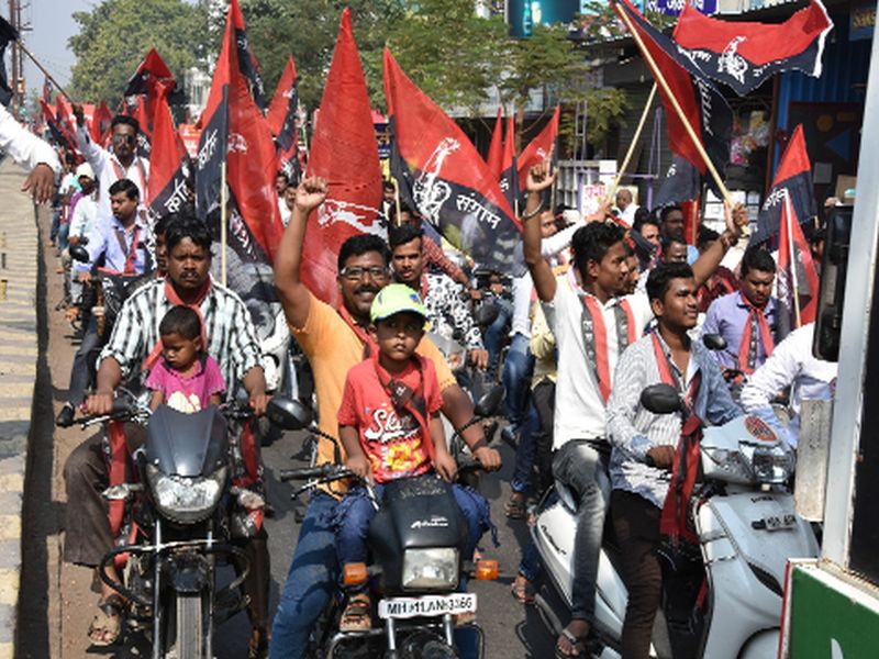 Candidates rally with the rally | Dhule Municipal Election 2018 : उमेदवारांनी रॅलीने केला प्रचाराचा समारोप