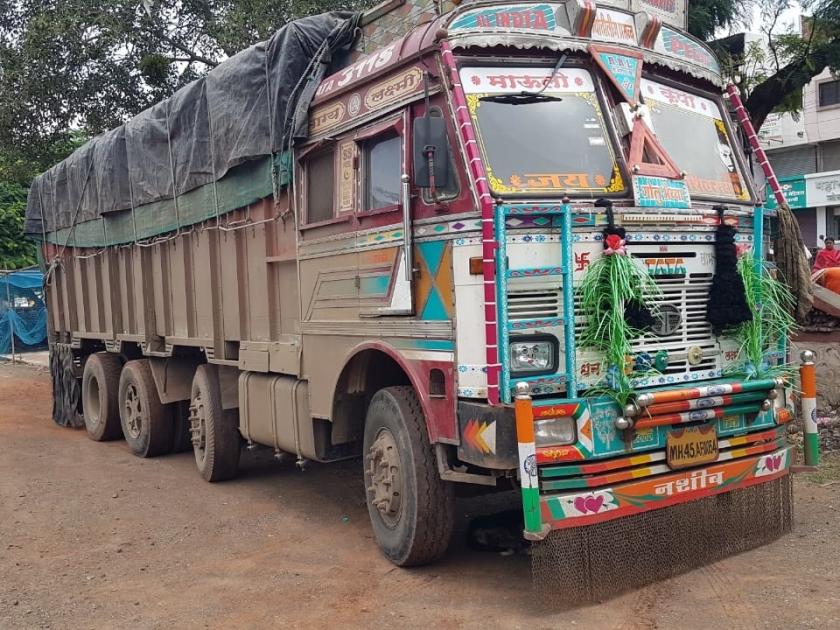 Big news; Tembhurni police seized rice and wheat for sale on the black market | मोठी बातमी; काळ्या बाजारात विक्रीला जाणारा तांदूळ, गहू टेंभुर्णी पोलिसांनी पकडला