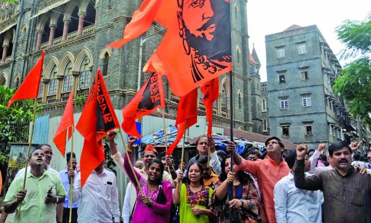 Students in the Maratha community fear the impact of cancellation of reservation | आरक्षण रद्दचा फटका बसण्याची मराठा समाजातील विद्यार्थ्यांना भीती