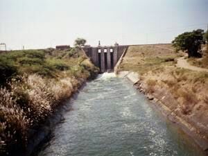 The name of the irrigation department in the encroachers of Godavari canal | गोदावरी कालव्याच्या अतिक्रमीत जागेवर पाटबंधारे खात्याचे नाव
