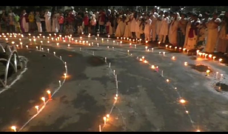 The tradition of 'Candle March' celebrated for 13 years! | १३ वर्षापासून जपली ‘कॅण्डल मार्च’ची परंपरा!