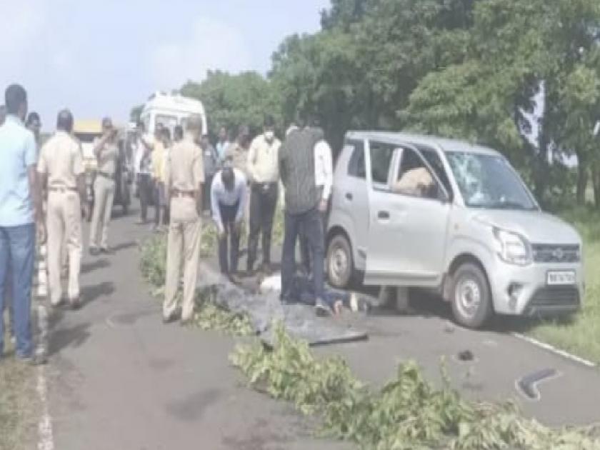 A youth in a car died in an accident on Mashvi Munge road in Devgad taluka | Sindhudurg: अपघात कि घातपात?, मुणगे येथे कारची दुर्घटना; युवक मृतावस्थेत आढळला