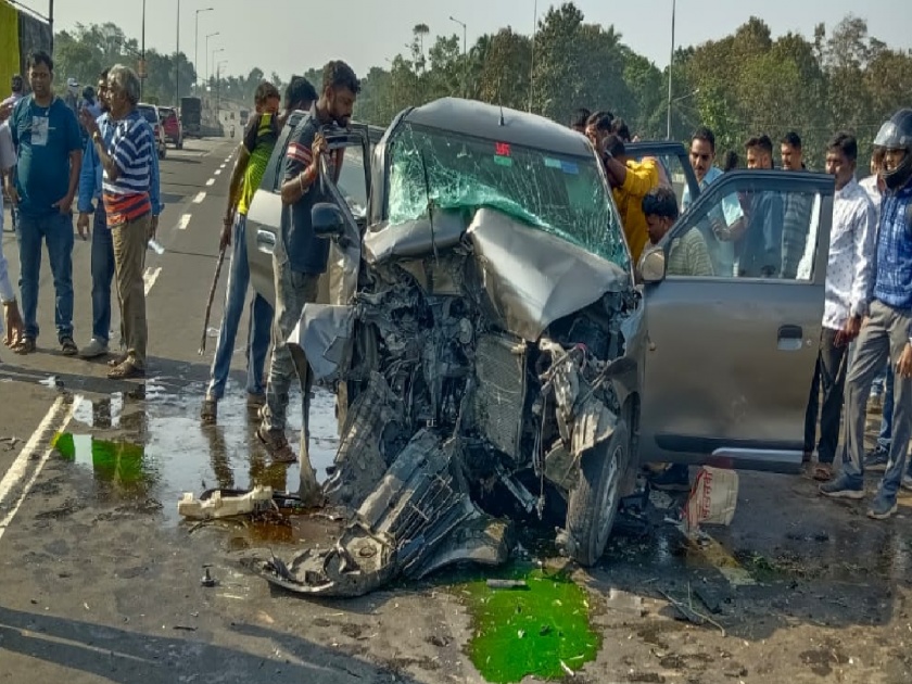 Speeding car crashes into divider, one killed; Three seriously injured | Sindhudurg: भरधाव कार दुभाजकावर आदळली; अपघातात एक ठार, तिघे गंभीर जखमी 