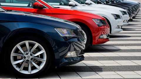 'Shutter down' of 3 auto dealer shops, sales decline by 5% | वाहन वितरकांच्या ८० दुकाने बंद , विक्रीत २५ ते ३० टक्क्यांची घट