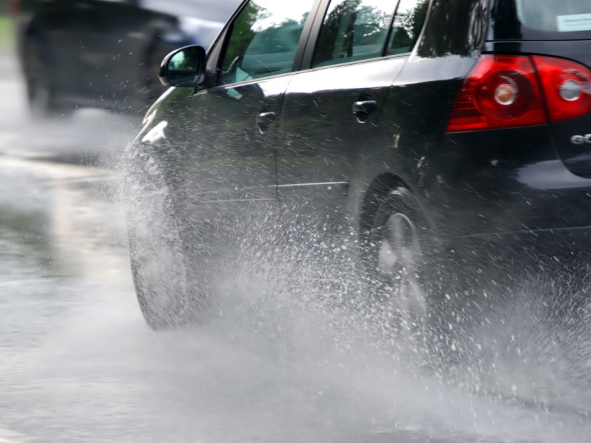 Driving in the monsoon ... Just be careful | पावसाळ्यातील ड्रायव्हिंग... जरा जपून बरं