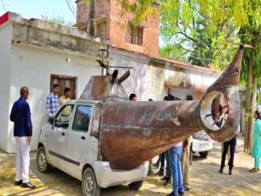 'Desi Jugaad!' A 'helicopter' made from an old car, police came as soon as it started and | 'देसी जुगाड!' जुन्या कारला बनवले 'हेलिकॉप्टर', सुरू करताच पोलिस आले अन्...