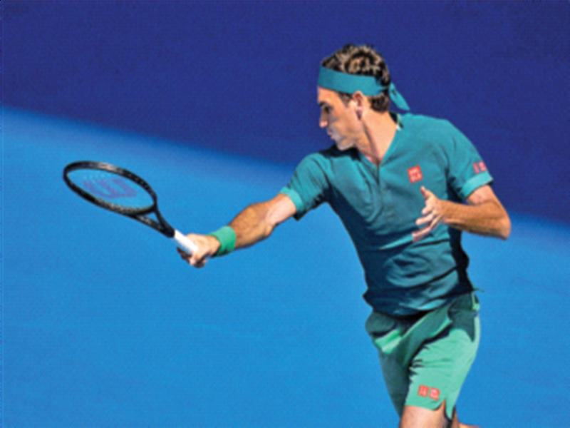 Roger Federer returns to mind after a year | रॉजर फेडररचे वर्षभरानंतर दिमाखात पुनरागमन
