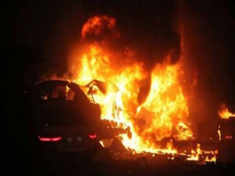 motar cars destroyed by unknown persons at khadki | खडकीत अज्ञाताने पेटविल्या मोटारी 