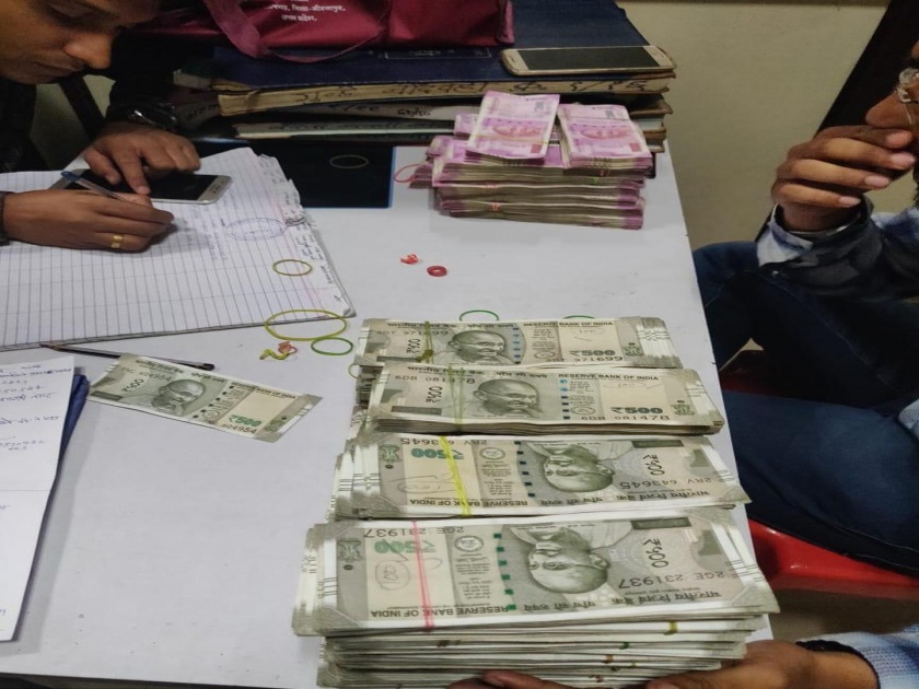 12 lakh 48 thousand cash seized in the wake of the election | निवडणुकीच्या पार्श्वभूमीवर 12 लाख 48 हजार रुपयांची रोकड जप्त 