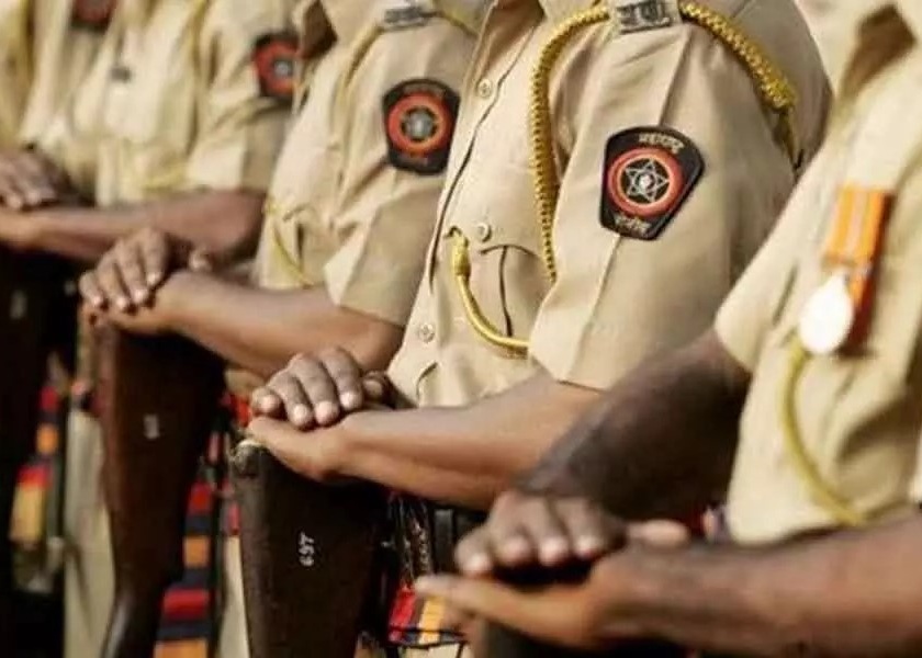 Bribes taken by 16 police in the district, corruption stains on khaki uniforms in beed | जिल्ह्यात 16 पोलिसांनी घेतली लाच, खाकी वर्दीवर भ्रष्टाचाराचा डाग