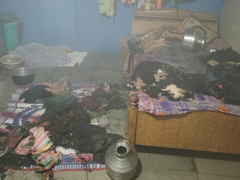 Husband attempts suicide by pouring petrol on wife in khanapur sangli | पत्नीच्या अंगावर पेट्रोल ओतून पेटवून देत पतीचा आत्महत्येचा प्रयत्न