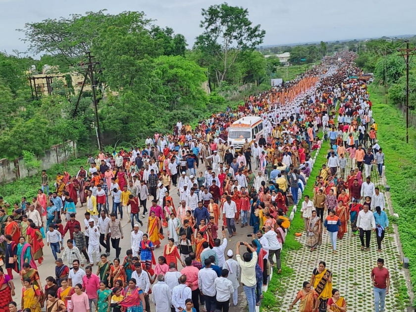 After 120 days in Palkhi Shegaon shri gajanan maharaj, a huge crowd of devotees to welcome home! | ६० दिवसांनंतर पालखी शेगावात, मायभूमीत स्वागताला भाविकांचा अलोट जनसागर!