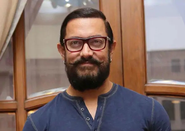 Aamir Khan came to the office of the Superintendent of Police and simply won my heart | अमिर खान पोलीस अधीक्षक कार्यालयात आला अन् साधेपणाने मनं जिंकून गेला