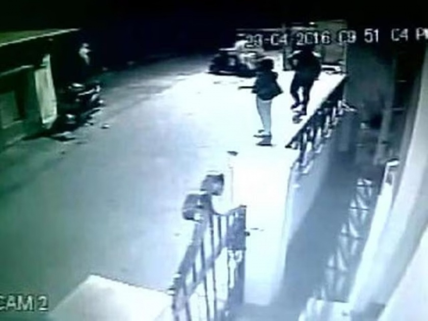 During burglary, the thief was seen on CCTV and caught | घरफोडी करताना सीसीटीव्हीत चोरटा दिसला अन् हाती लागला