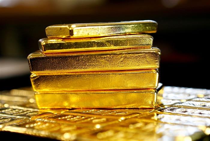 4 kg gold seized at Mumbai airport; A major action by the customs department | मुंबई विमानतळावर पकडले ४ किलो सोने; सीमा शुल्क विभागाची मोठी कारवाई