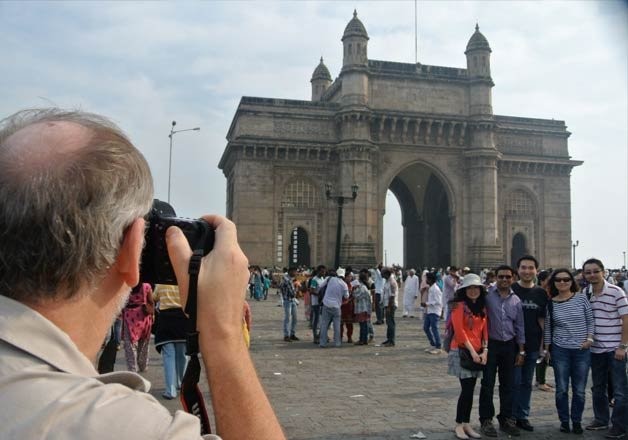 Now the municipality is worried about foreign tourists coming to Mumbai! | आता पालिकेला चिंता मुंबईत येणाऱ्या परदेशी पर्यटकांची!