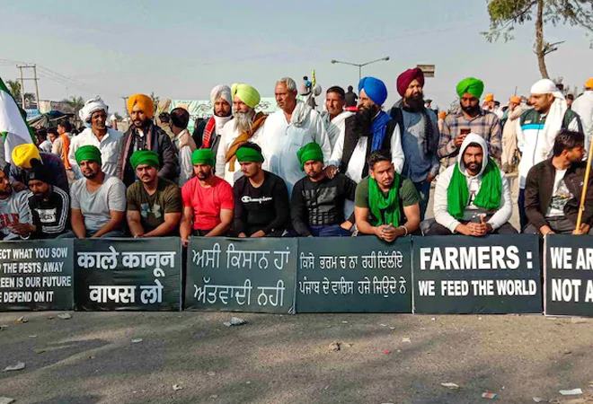 100 days have passed since the agitation; Block the way of farmers in Haryana | आंदोलनास १०० दिवस झाले पूर्ण; शेतकऱ्यांचा हरयाणात रास्ता रोको