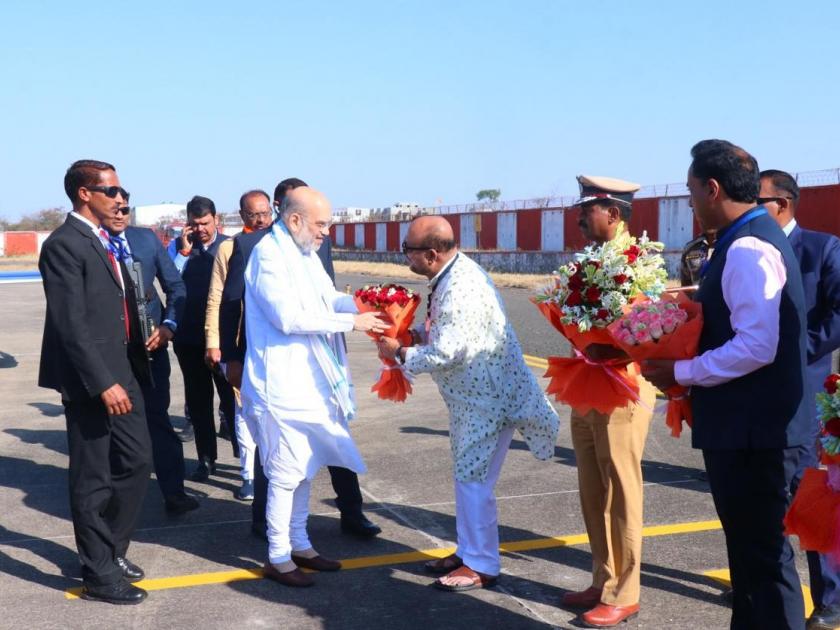 Arrival of Union Home Minister Amit Shah in Jalgaon; Will interact with the youth | केंद्रीय गृहमंत्री अमित शहा यांचे जळगावात आगमन; गुलाबरावांनी केलं स्वागत