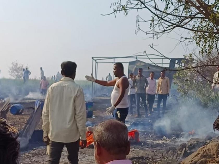Barshi shook! Shirale - Pangri road explosion at Firecracker factory; Five dead, 25 seriously injuered | Blast in Barshi Firecracker Factory: बार्शी हादरले! शोभेच्या दारू कारखान्यात स्फोट; पाच मृत्यू, २५ जण गंभीर