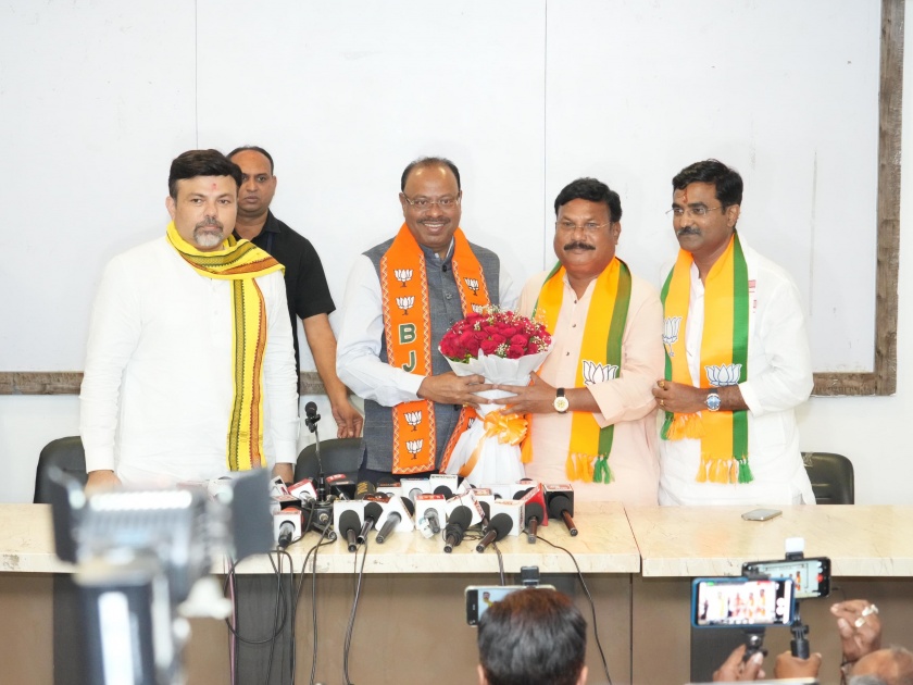 Another blow to Congress; Tribal leader Namdev Usendi joins BJP | काँग्रेसला आणखी एक धक्का; आदिवासी नेते नामदेव उसेंडी यांचा भाजपमध्ये प्रवेश