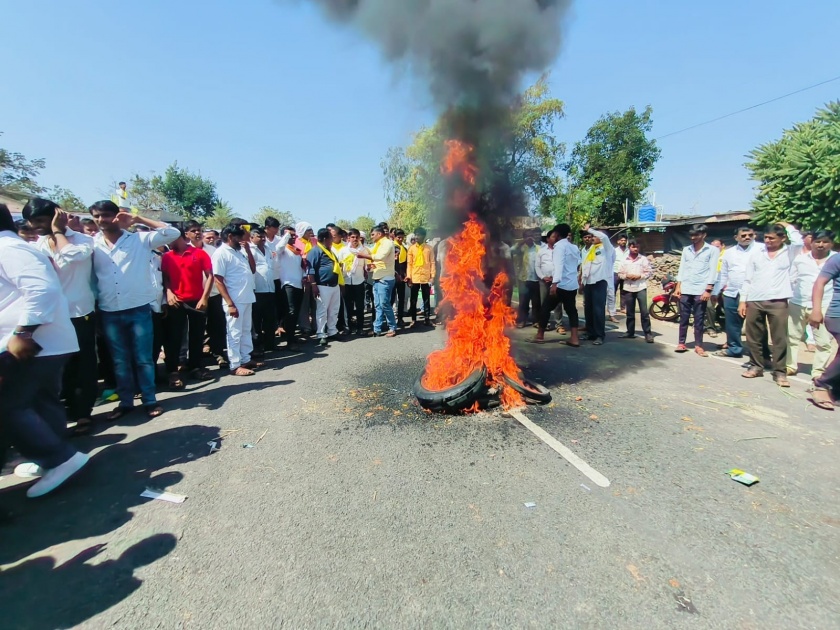 No reservation from OBC; Agitation broke out in Pathardi taluka, tires were burnt | ओबीसीमधून आरक्षण नको; पाथर्डी तालुक्यात आंदोलन पेटले, टायर जाळले