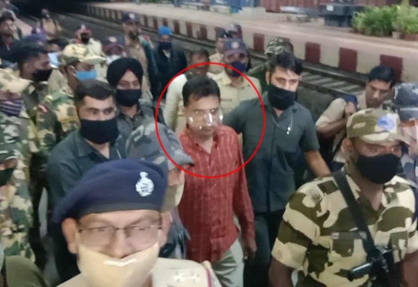 Video : Located in Kirit Somaiya Karad, the police took him into custody from the railway station | Video : किरीट सोमैय्या कराडमध्ये स्थानबद्ध, पोलिसांनी रेल्वे स्थानकातूनच घेतलं ताब्यात