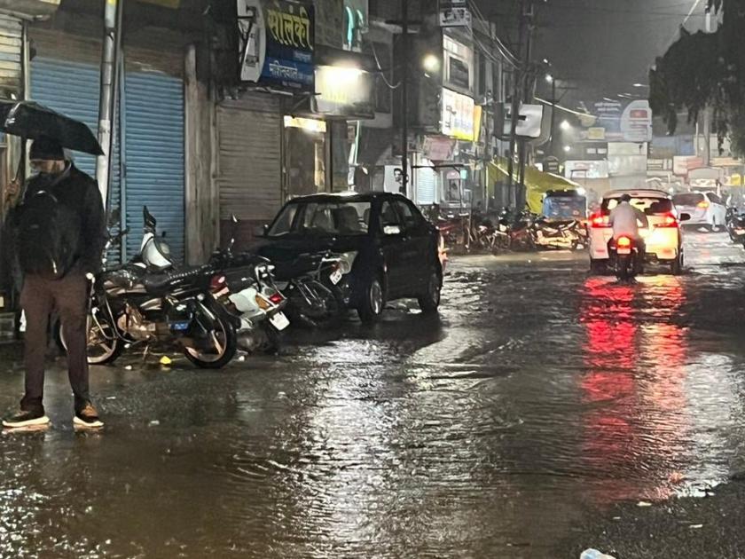 A month later, the monsoons hit again; Heavy rain for an hour | महिनाभरानंतर अवकाळीने पुन्हा झोडपले; तासभर मुसळधार पाऊस