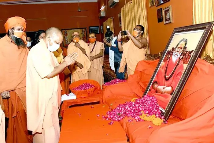 Mahant Narendra Giri's tells his last wish, said the successor and ashram | महंत नरेंद्र गिरींची 'ही' शेवटची इच्छा, महाराजांनी उत्तराधिकारीही सांगितला