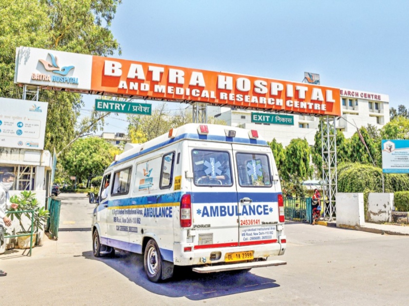 Death ordeal in Delhi due to lack of oxygen | ऑक्सिजनअभावी दिल्लीत मृत्यूचे तांडव, डॉक्टरसह १२ जणांनी गमावला जीव