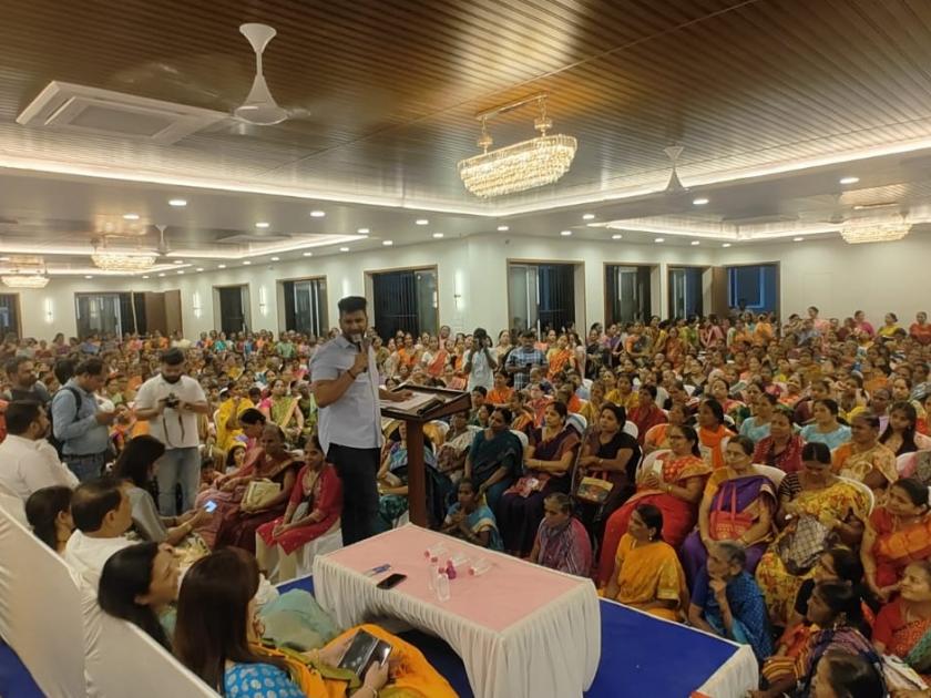 A unique program implemented in Magathane; 1500 Ganga Bhagirath women honored with saree bodice | मागाठाणेत राबवला अनोखा कार्यक्रम; 1500 गंगा भागीरथ महिलांचा साडी चोळीने सन्मान