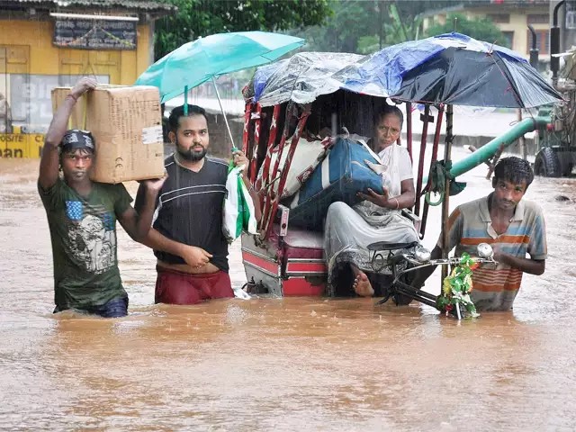 57 victims of pre-monsoon rains in Assam, Bihar and Karnataka; Heavy rain | आसाम, बिहार अन् कर्नाटकात पूर्वमाेसमी पावसाचे 57 बळी; अतिवृ़ष्टीने हाहाकार