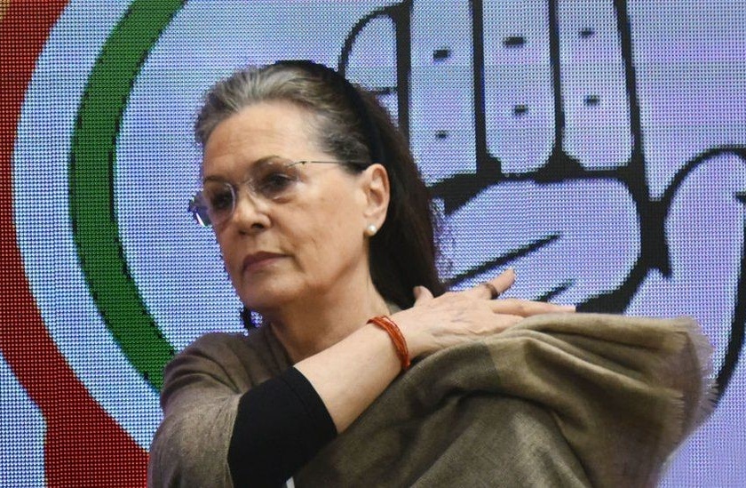 Sonia Gandhi also called an important meeting, discussion on Mahavikas Aghadi? | सोनिया गांधींनीही बोलावली महत्त्वाची बैठक, महाविकास आघाडीवर चर्चा? 