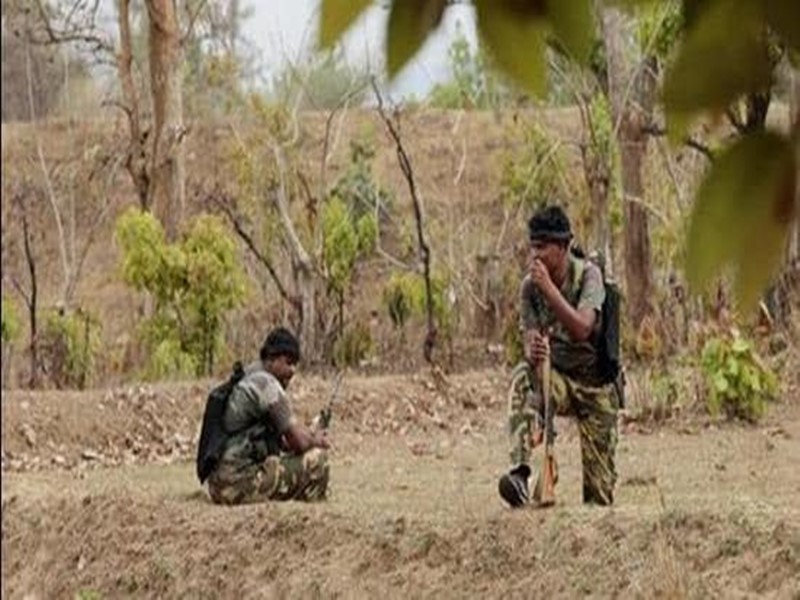 Security forces kill 6 Naxalites, seize weapons in vishakhapattanam | सुरक्षा जवानांच्या चकमकीत 6 नक्षलवाद्यांचा खात्मा, शस्त्रास्त्रेही घेतली ताब्यात