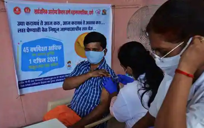 Thane Municipal Corporation's 4 lakh high vaccination phase completed | ठाणे महापालिकेचा 4 लाख उच्चांकी लसीकरणाचा टप्पा पूर्ण