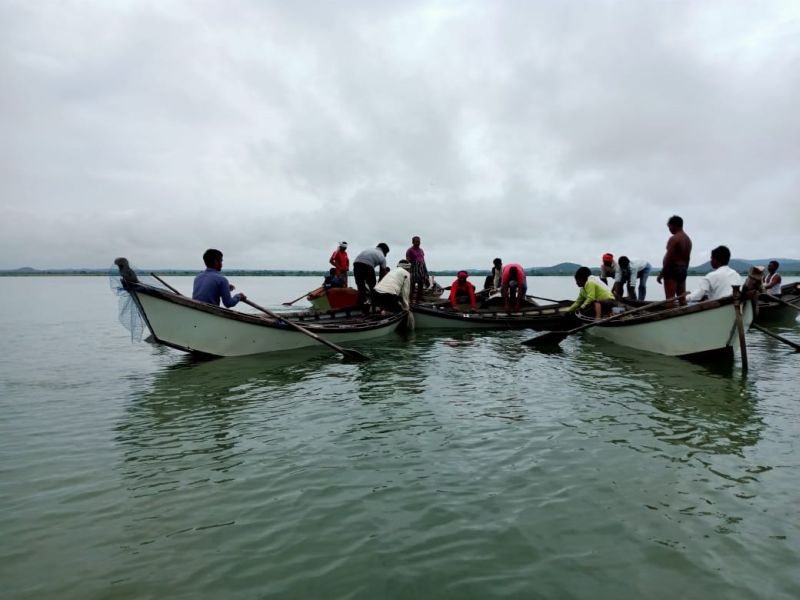 Fishermen drown in Nagpur district due to power outage; One survived | वीज काेसळल्याने नागपूर जिल्ह्यात मच्छीमार बुडाला; एक जण वाचला
