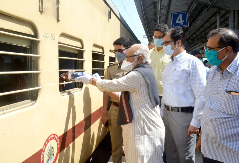 No other passenger train will be started, the Railway Ministry explained MMG | Coronavirus: इतर कुठलीही प्रवासी रेल्वे सुरू होणार नाही, रेल्वे मंत्रालयाचं स्पष्टीकरण