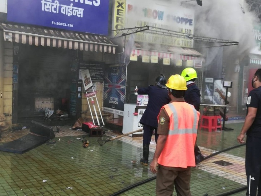 Fire broke out at six shops at Hiranandani Estate in Thane; Loss of millions | ठाण्यात हिरानंदानी इस्टेट येथील सहा दुकानाना आग; लाखोंचे नुकसान