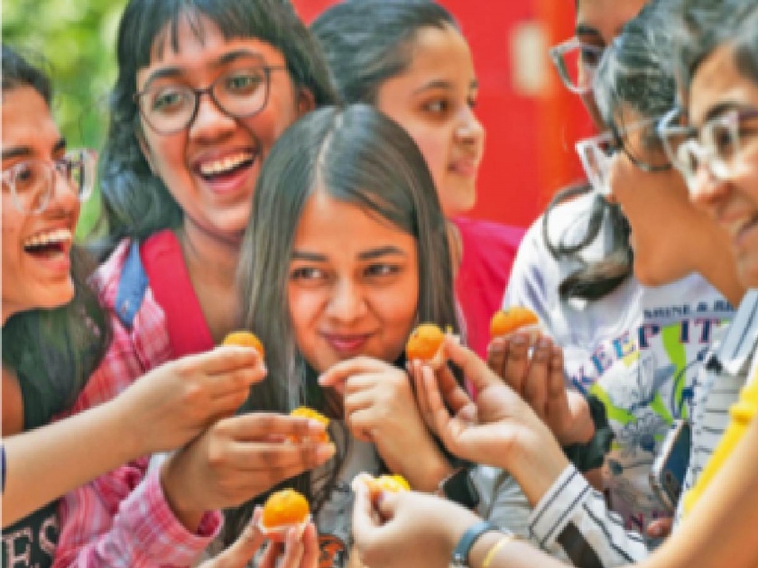 CBSE: 10th 12th passes down; More than 90 percent marks for three lakh students | सीबीएसई : दहावी, बारावीत उत्तीर्ण घटले; तीन लाख विद्यार्थ्यांना ९० टक्क्यांहून अधिक गुण
