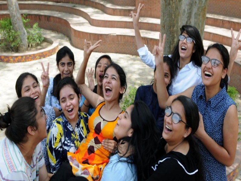 Girls win in CBSE X results in Sangli | सांगलीत सीबीएसई दहावीच्या निकालात मुलींची बाजी