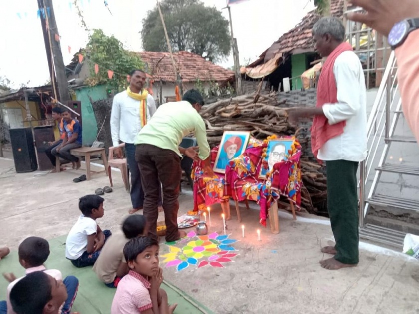 Dr. Babasaheb Ambedkar Birth Anniversary Celebration at Phooljhari of Chandrapur | अनुसूचित जातीचे घर नसलेल्या फुलझरीत डॉ. आंबेडकर जयंती साजरी