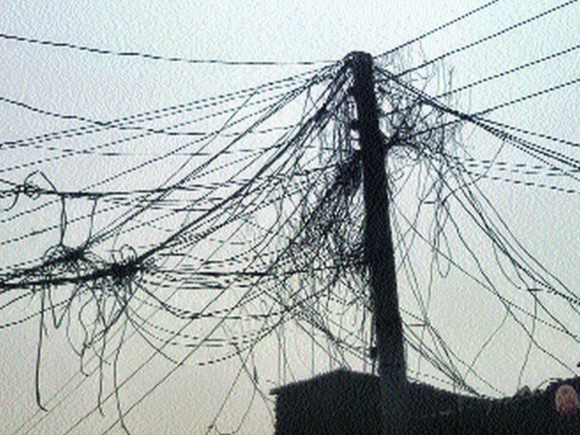 Widespread power theft in Nalasopara town | नालासोपारा शहरामध्ये सर्रास वीजचोरी