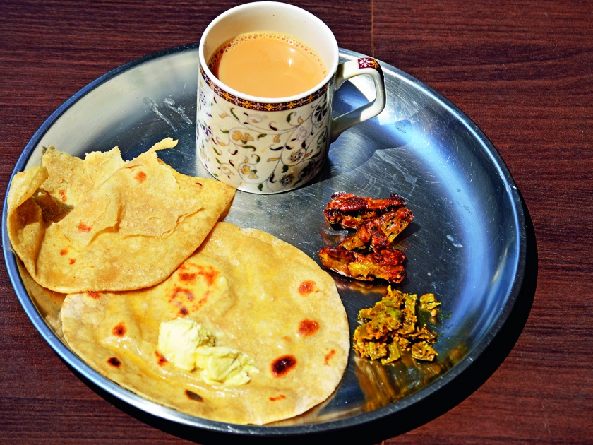 We can eat Irani Ban Maska, then why not tea-chapati? | इराणी बन मस्का चालतो, चहा-चपाती का नाही?