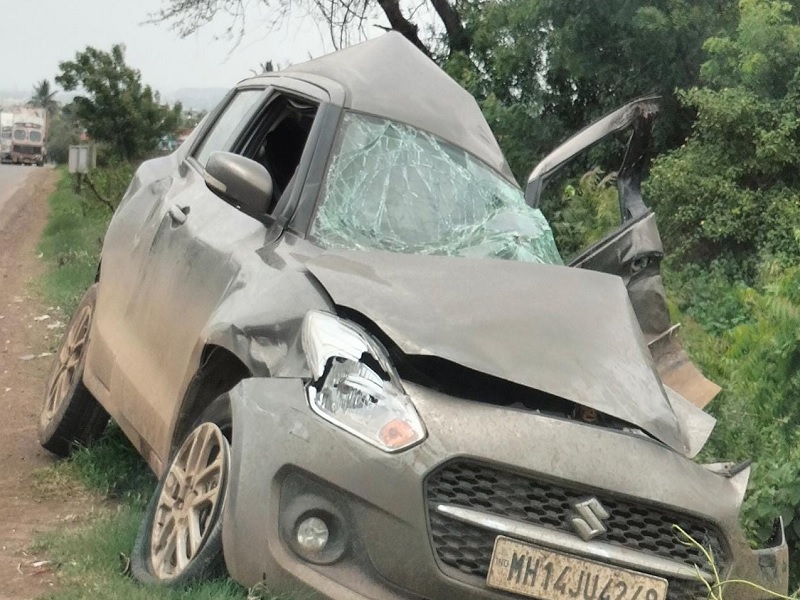 Car collides with container on Chakan-Shikrapur road; Two youths died on the spot | Pune: चाकण-शिक्रापूर रस्त्यावर कारची कंटेनरला धडक; दोन तरुणांचा जागीच मृत्यू