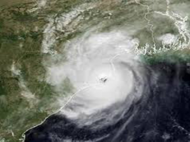 syclone risk to Odisha and Andhra Pradesh | ओडिशा, आंध्र प्रदेशाला चक्रीवादळाचा धोका